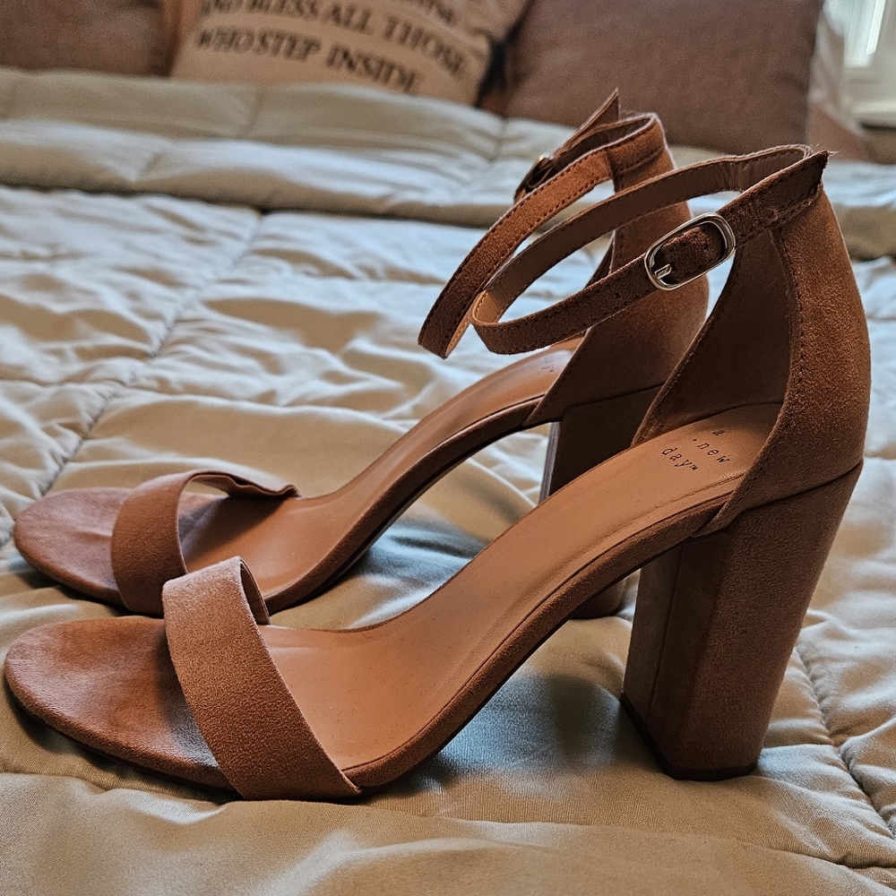 Size 9 strappy heels